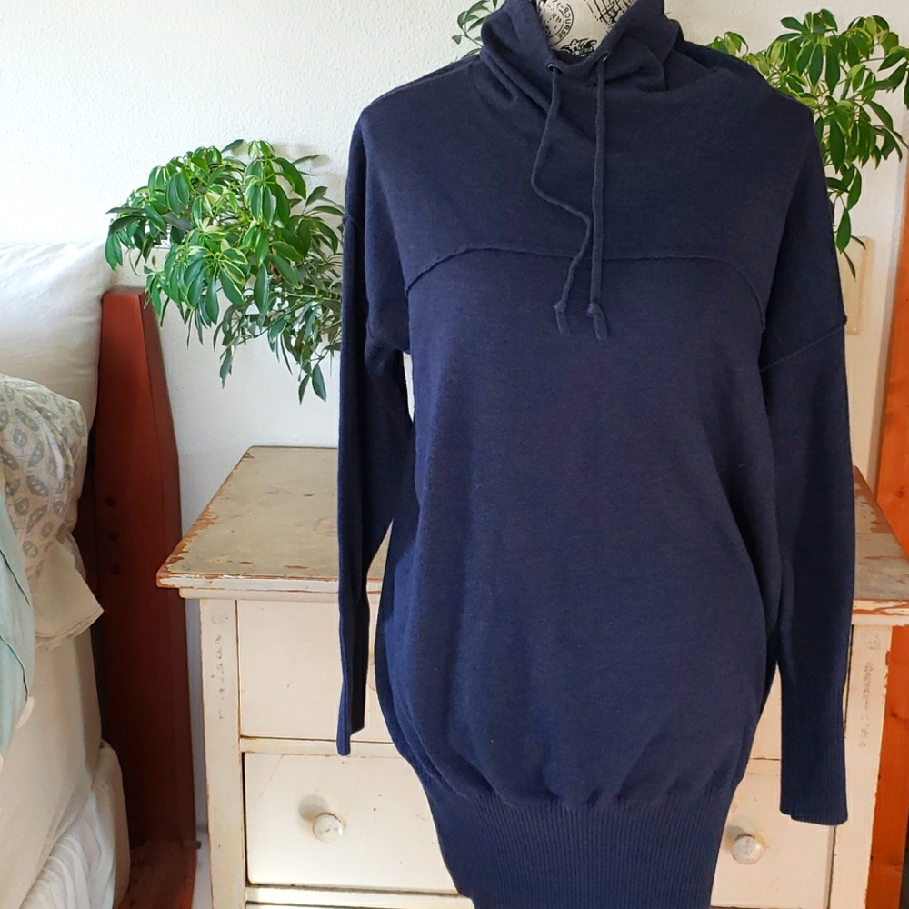 Athleta Sweater